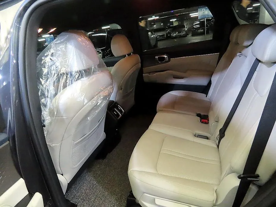 Kia Sorento — фото 8