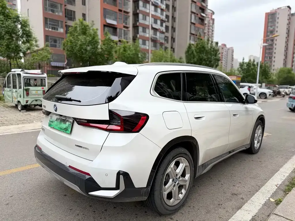 BMW iX1 2025 из CN, фото 3