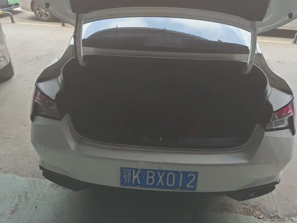 Hyundai Elantra 2022 из CN, фото 2