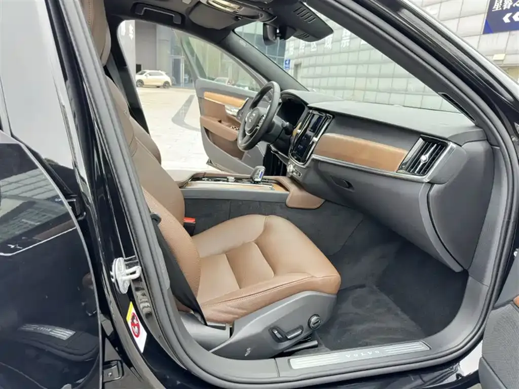 Volvo S90 2024 из CN, фото 9