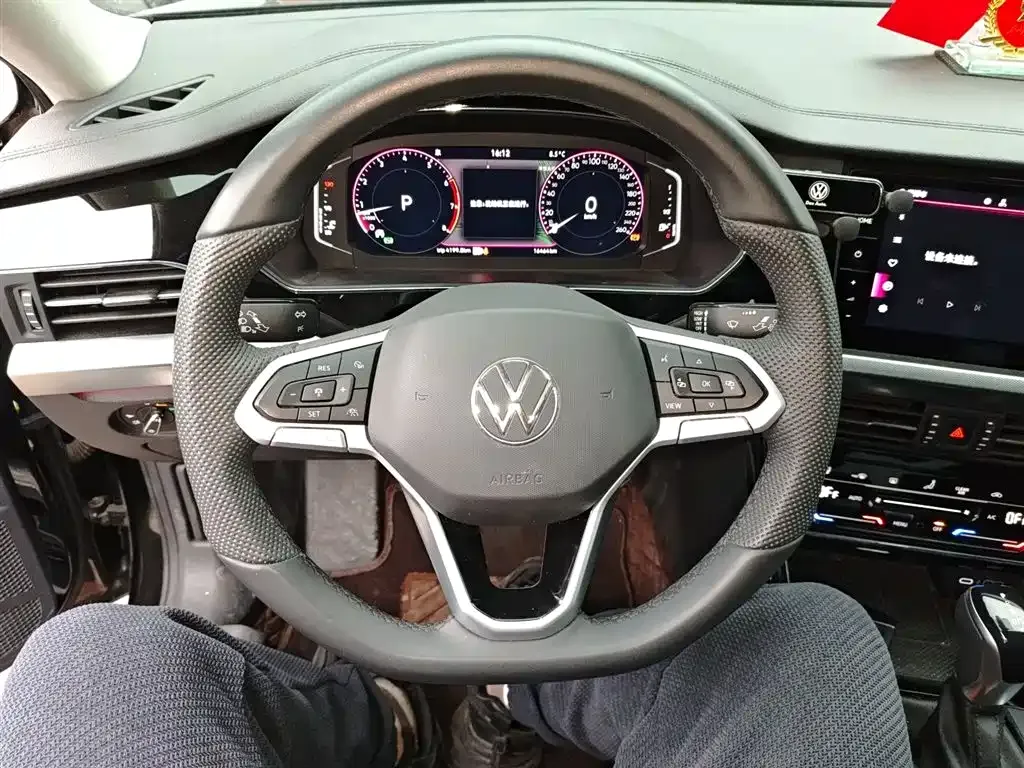 Volkswagen Passat — фото 8