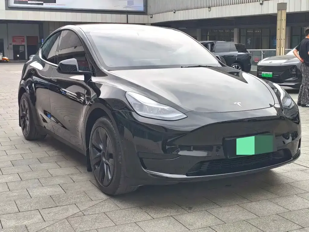 Tesla Model Y — фото 5