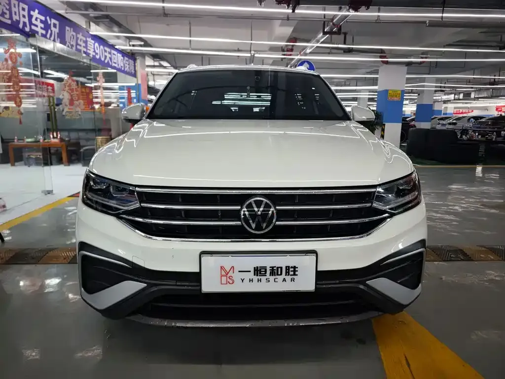 Volkswagen Tiguan L — фото 4