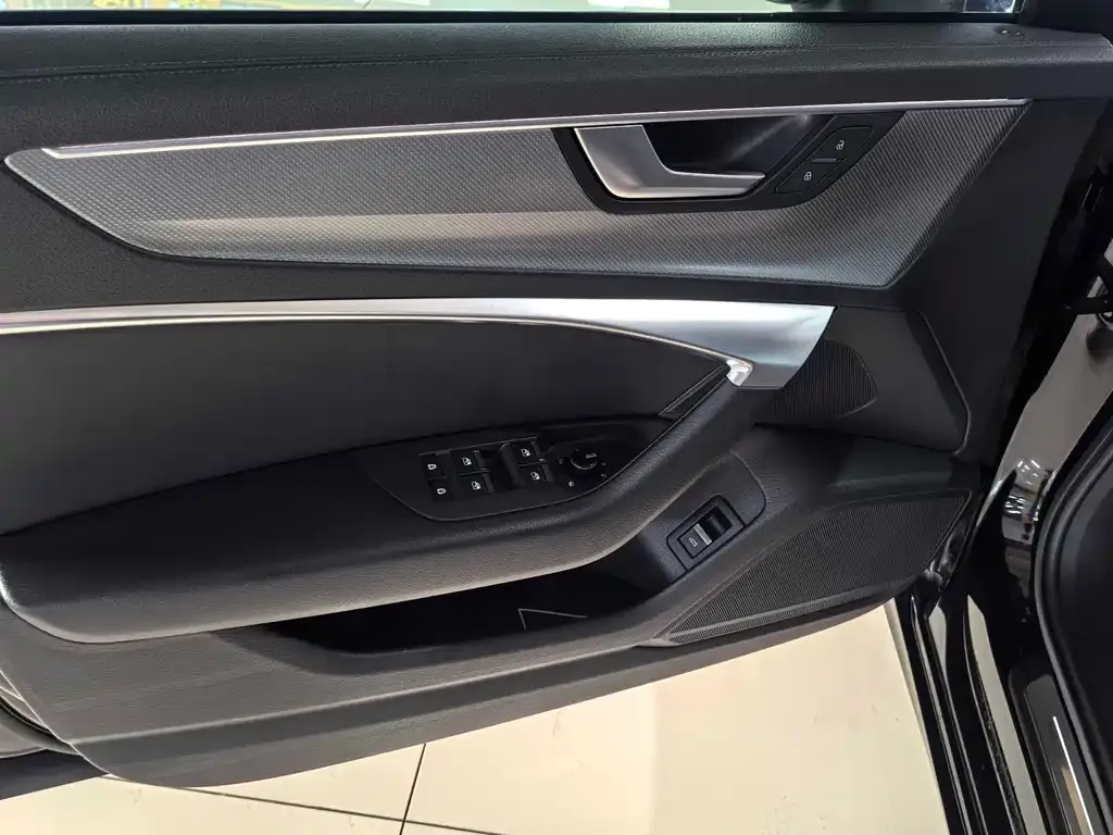 Audi A6L 2021 из CN, фото 4
