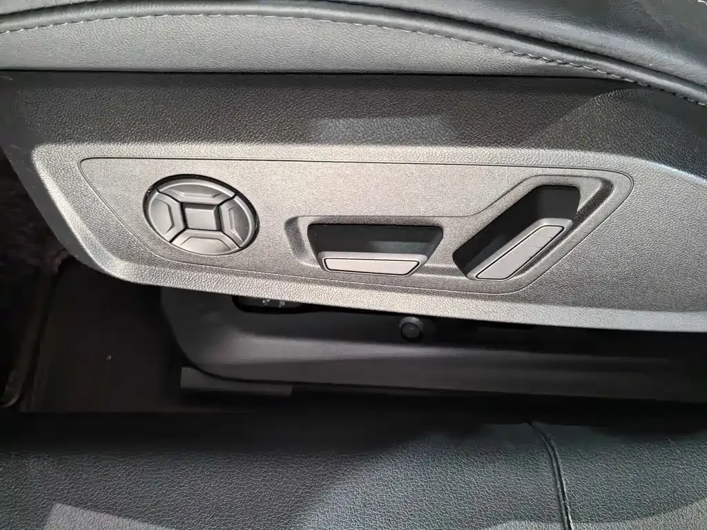 Audi A6L 2021 из CN, фото 9