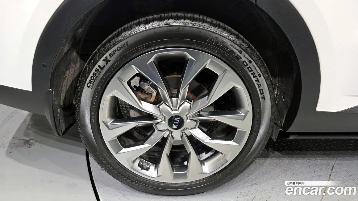 Kia Sorento — фото 5