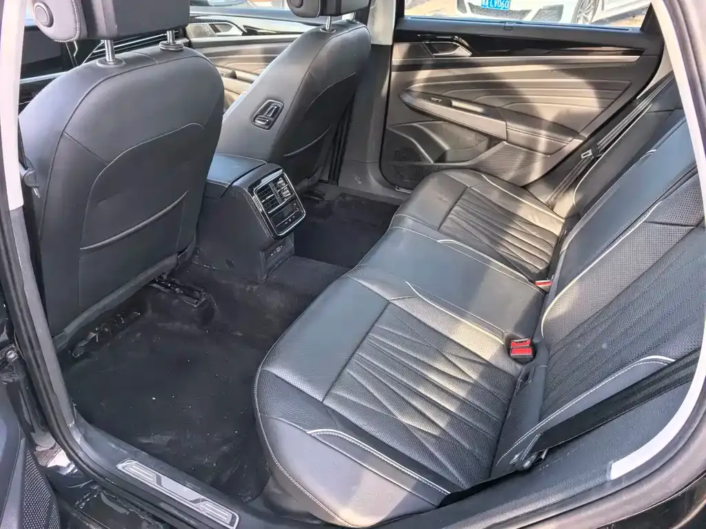 Volkswagen Passat — фото 9