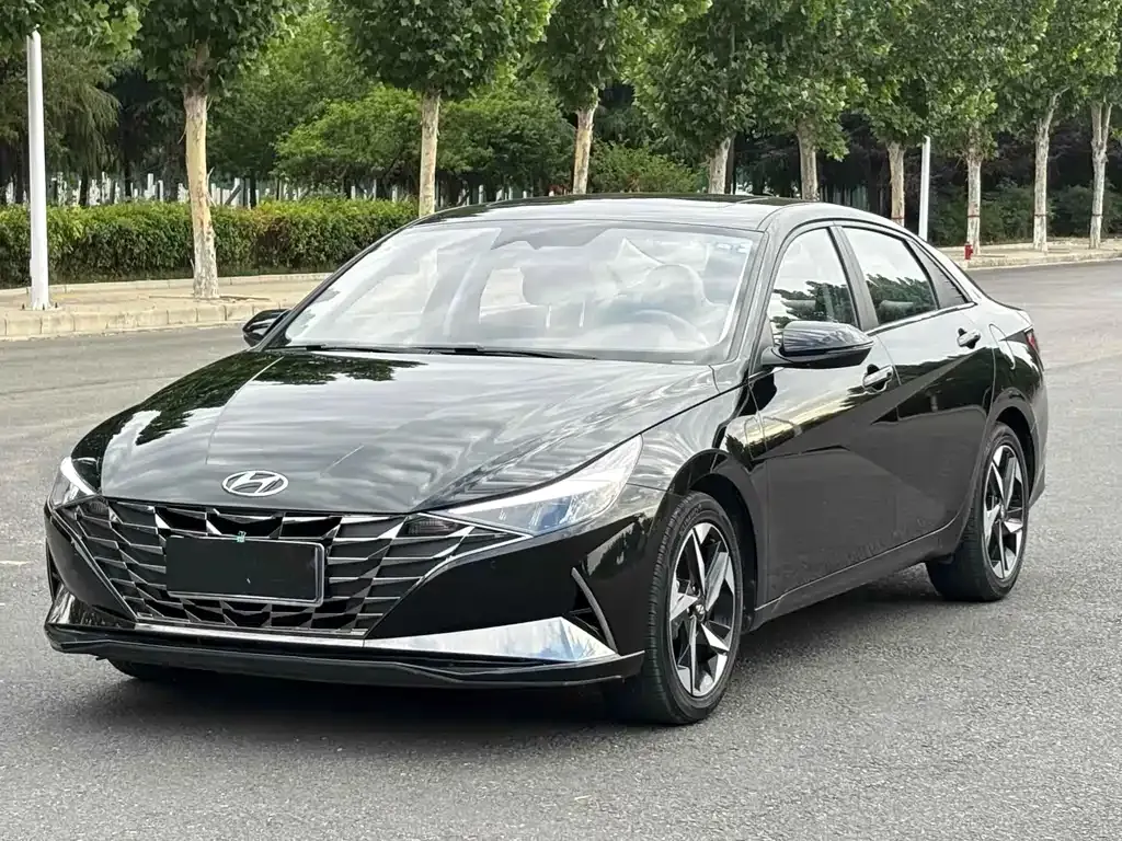 Hyundai Elantra 2023 из CN, фото 1