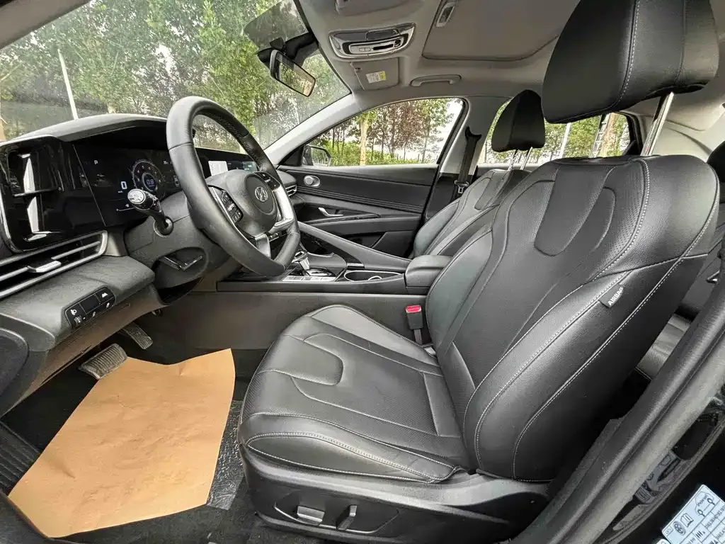 Hyundai Elantra 2023 из CN, фото 5