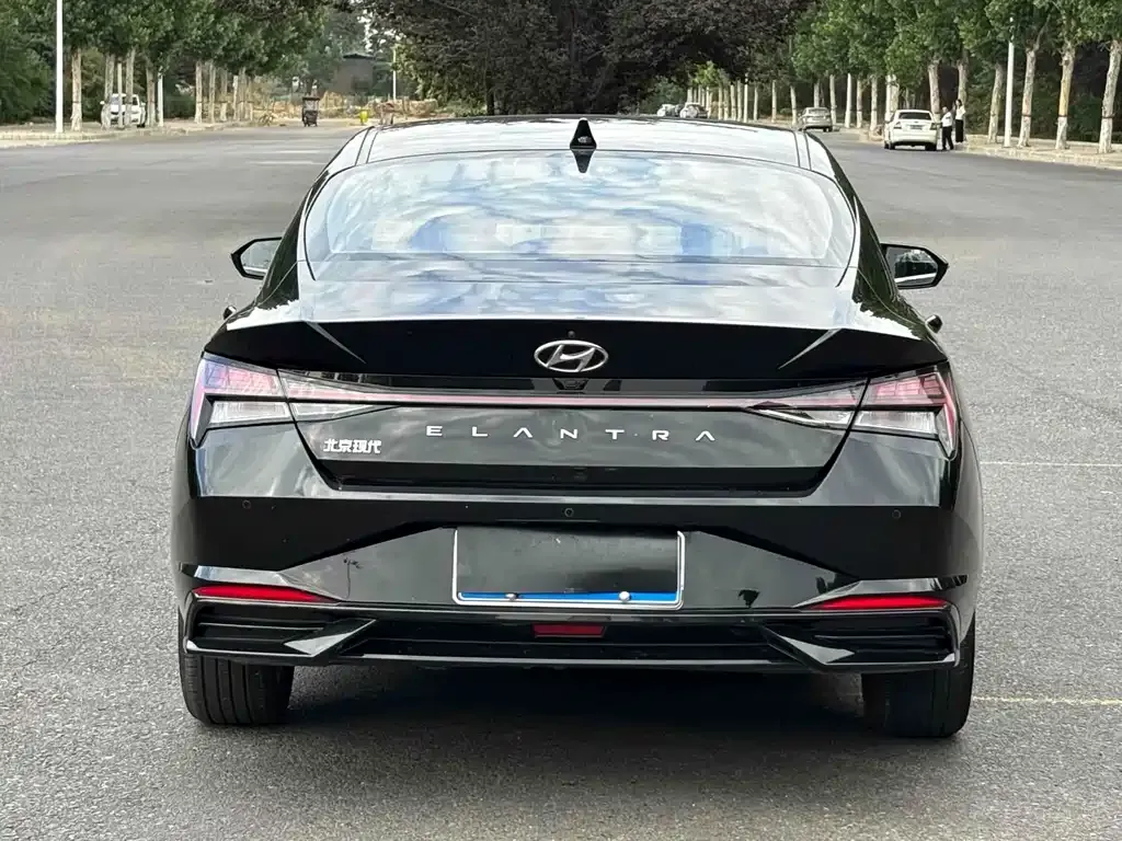 Hyundai Elantra 2023 из CN, фото 2