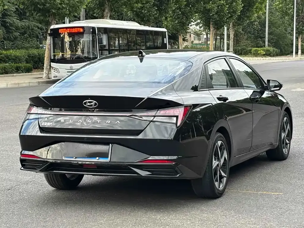 Hyundai Elantra 2023 из CN, фото 8