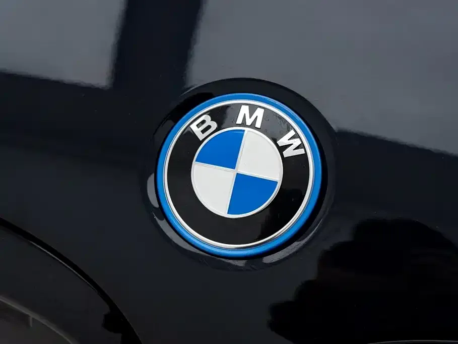 BMW iX3 — фото 9