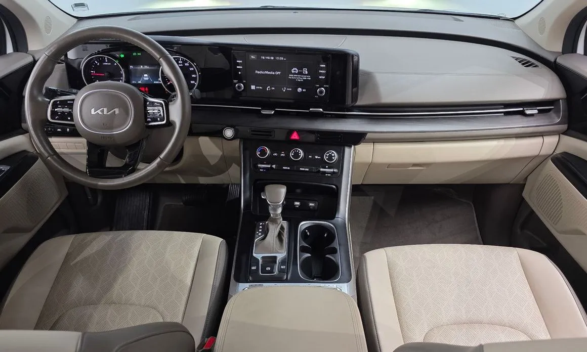 Kia Carnival — фото 10