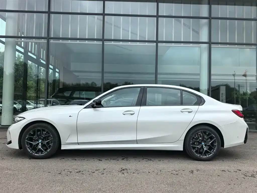 BMW 3 Series 2024 из CN, фото 10