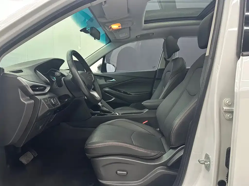 Chevrolet Volando 2023 из CN, фото 2