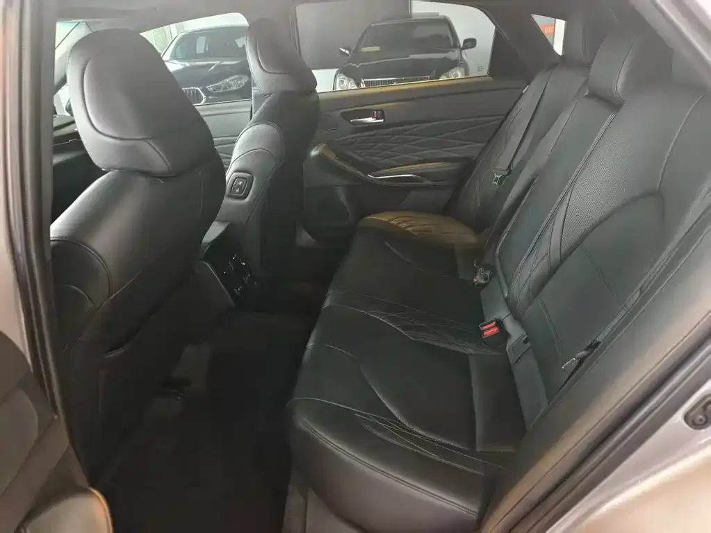 Toyota Avalon 2022 из CN, фото 2