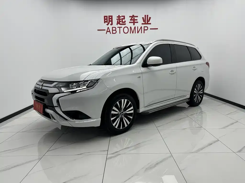 Mitsubishi Outlander 2022 из CN, фото 1
