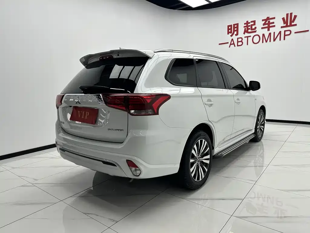 Mitsubishi Outlander 2022 из CN, фото 6
