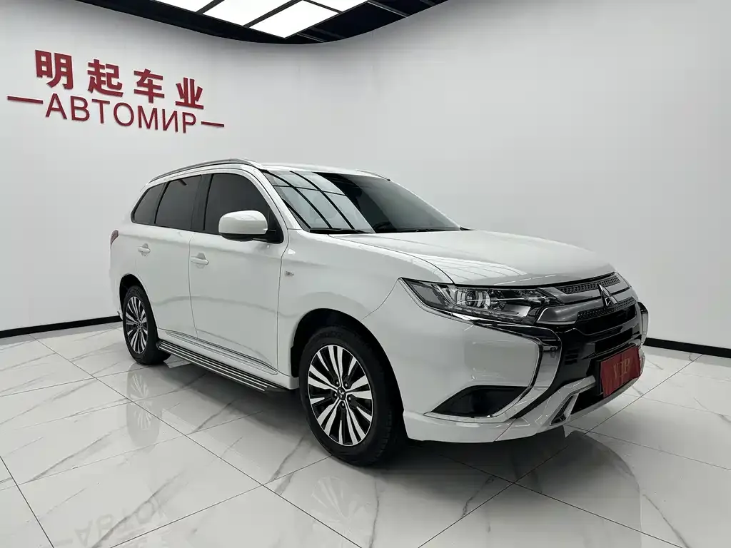 Mitsubishi Outlander 2022 из CN, фото 8