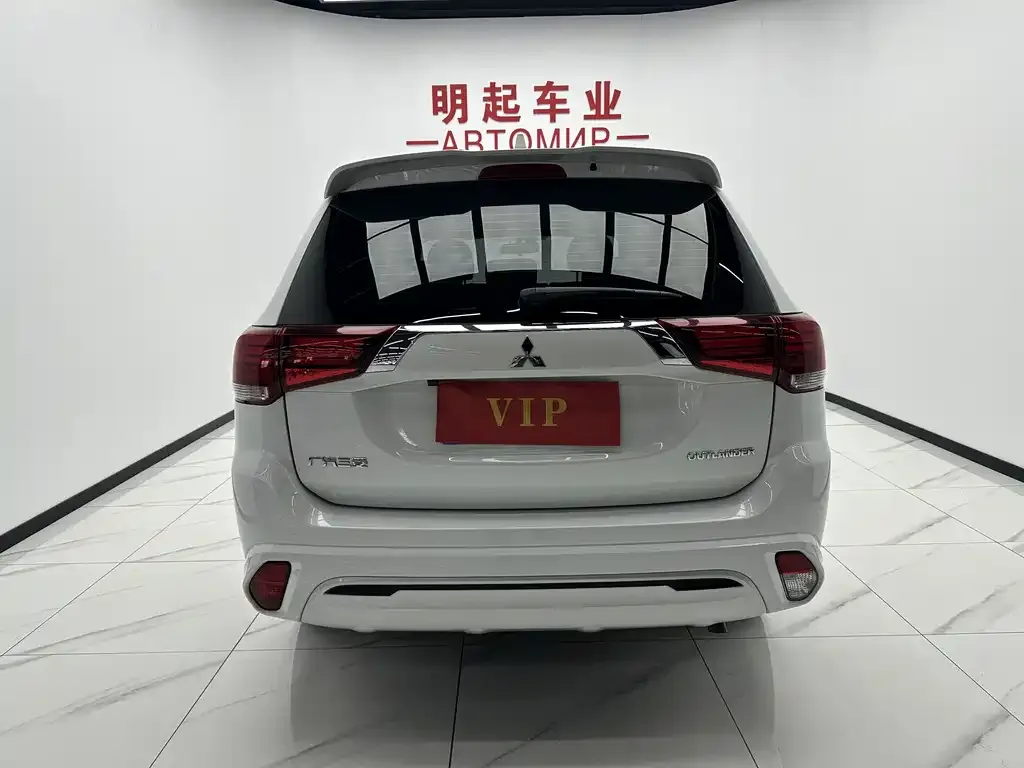Mitsubishi Outlander 2022 из CN, фото 2