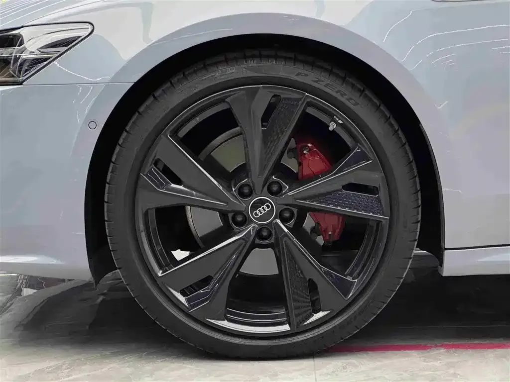 Audi A7L 2024 из CN, фото 9