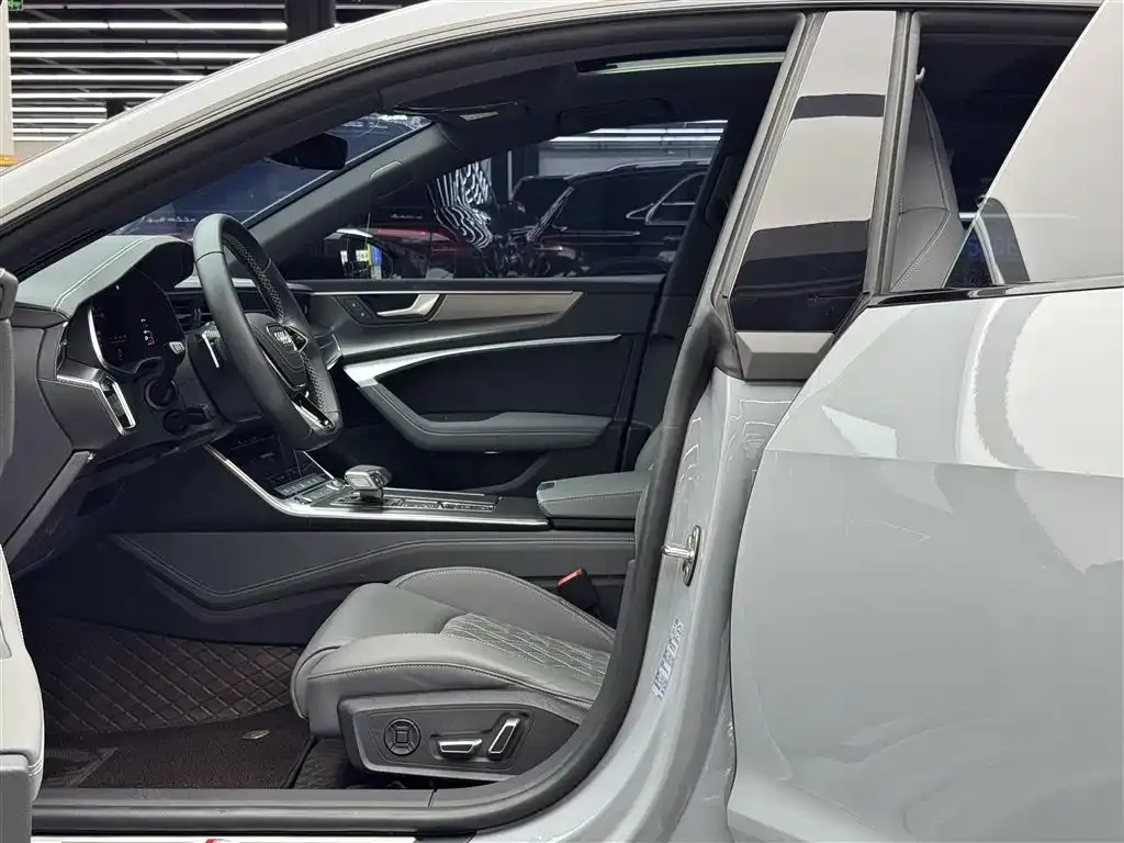 Audi A7L 2024 из CN, фото 5