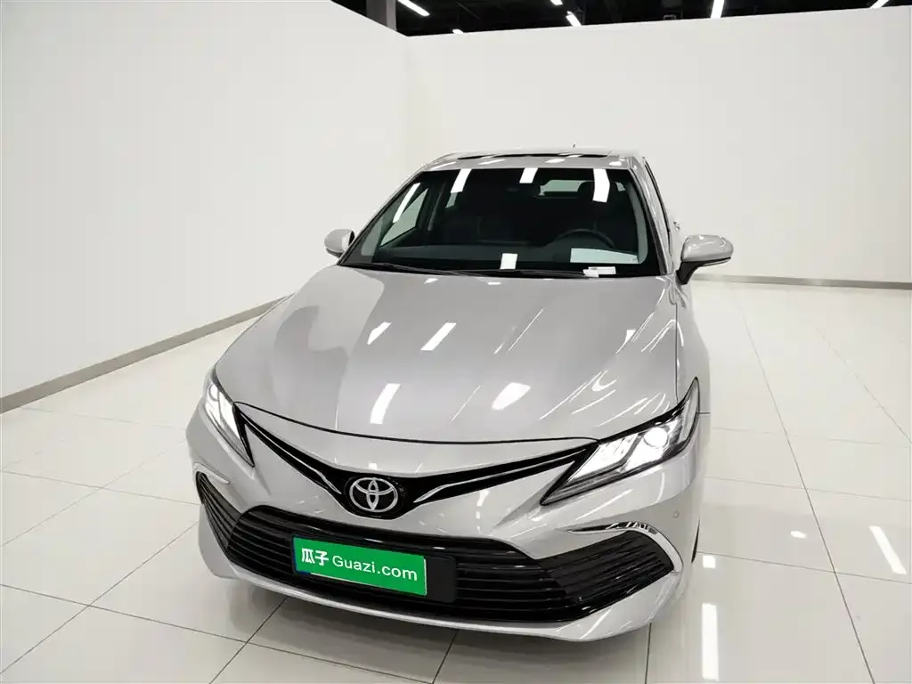 Toyota Camry — фото 6