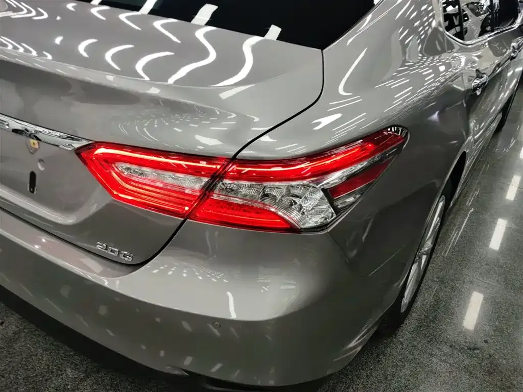 Toyota Camry — фото 9