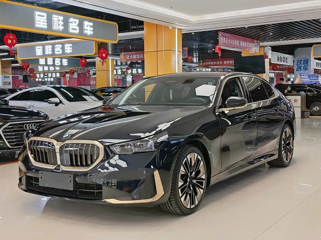 BMW 5 Series 2024 из CN, фото 1