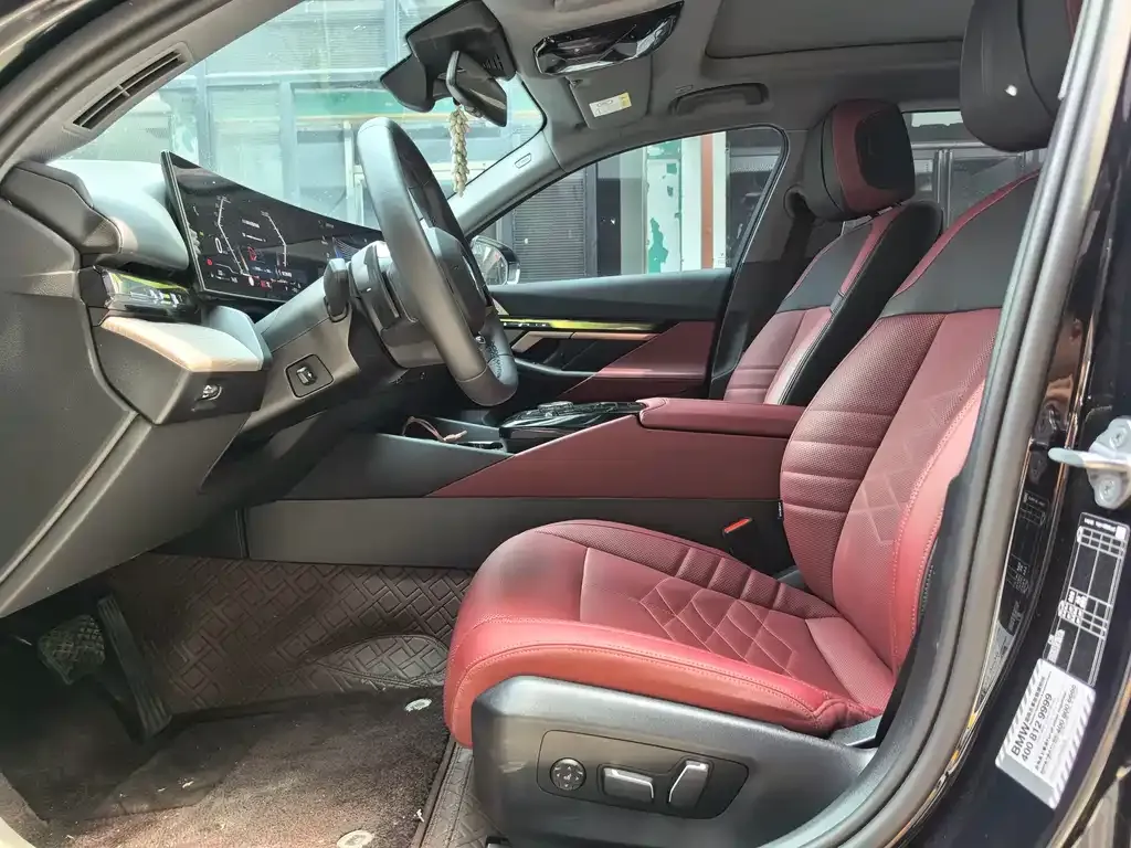 BMW 5 Series 2024 из CN, фото 6