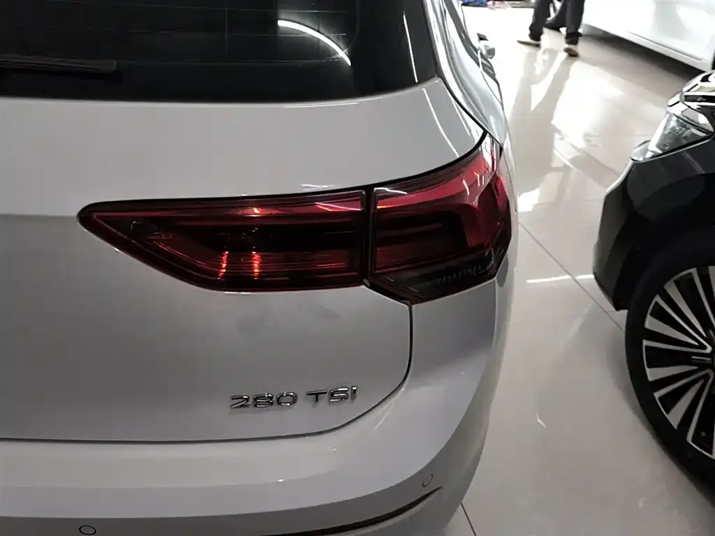 Volkswagen Golf 2022 из CN, фото 9