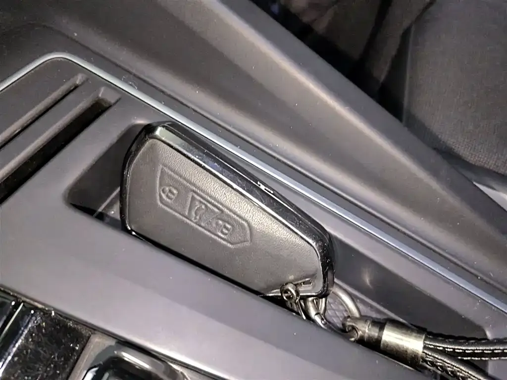 Volkswagen Golf 2022 из CN, фото 2