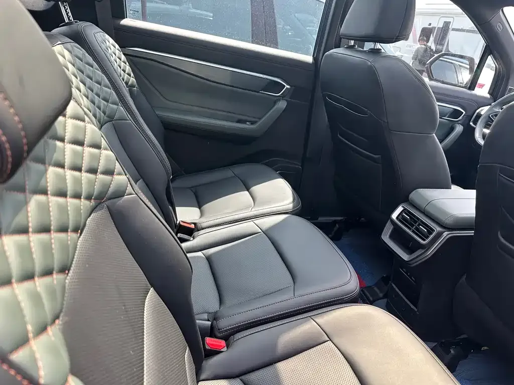 Geely Haoyue L 2023 из CN, фото 5