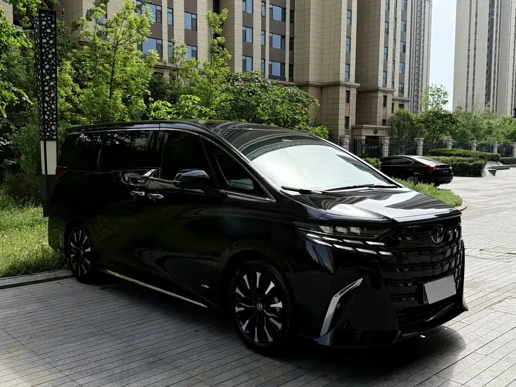 Toyota Alphard — фото 5