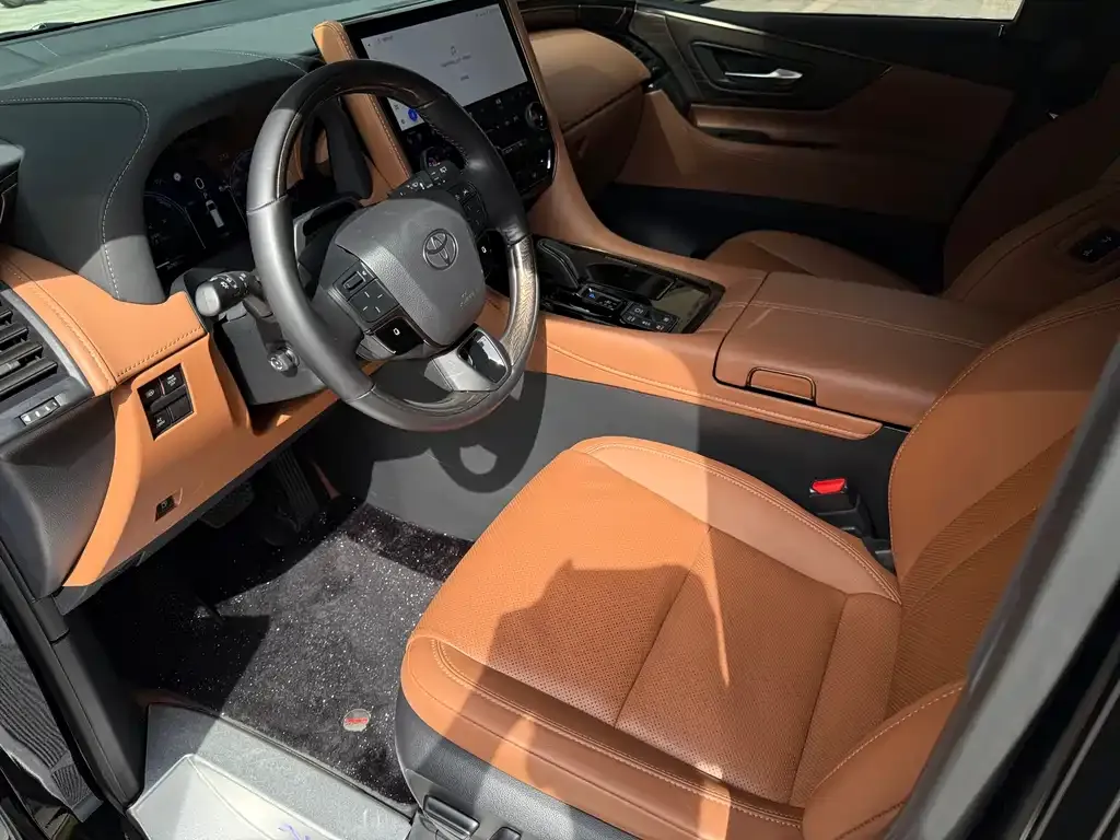 Toyota Alphard — фото 3