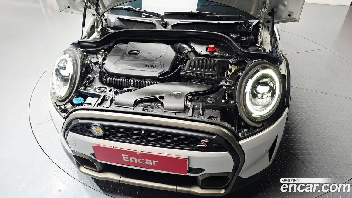 Mini Cooper Convertible 2024 из KR, фото 9