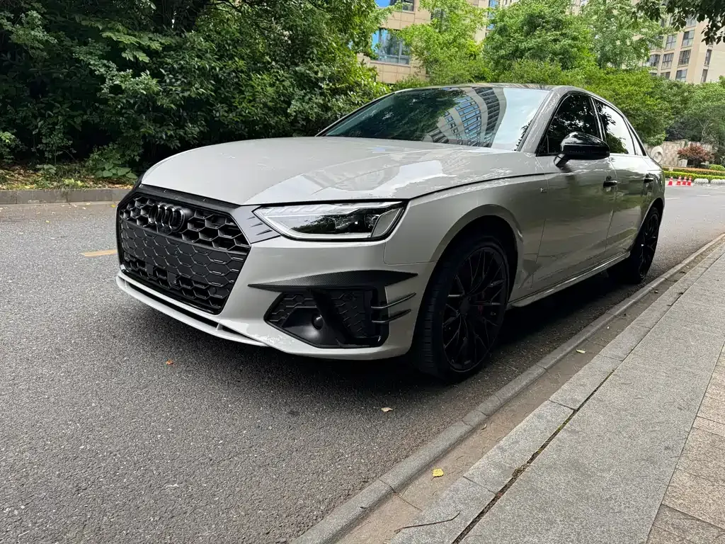Audi A4L 2022 из CN, фото 1