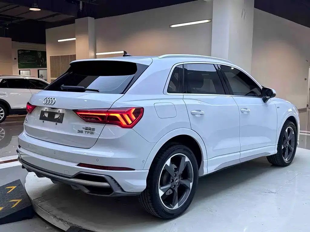 Audi Q3 — фото 9