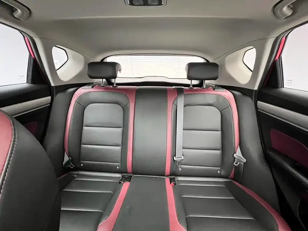 Geely Binyue 2021 из CN, фото 2