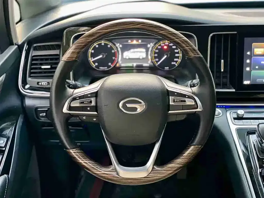 GAC Motor Trumpchi M8 — фото 4
