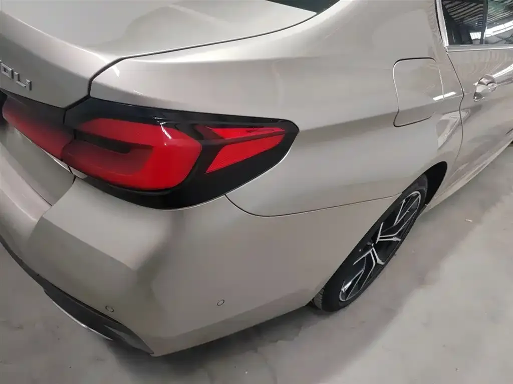 BMW 5 Series 2021 из CN, фото 2