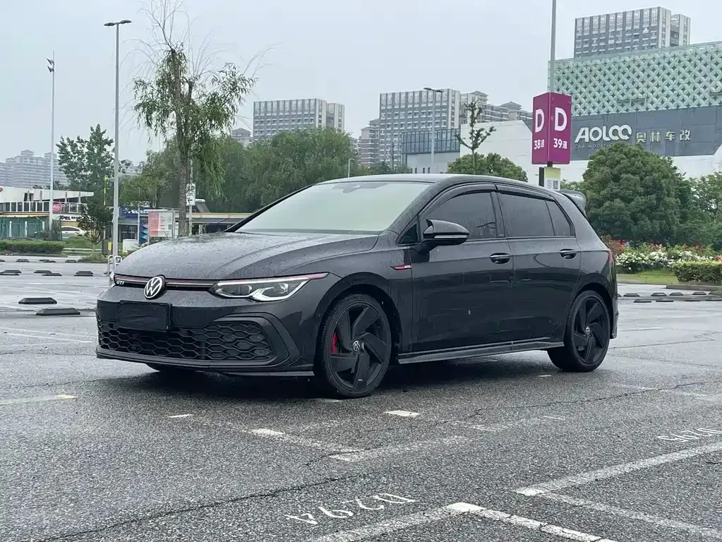 Volkswagen Golf GTI