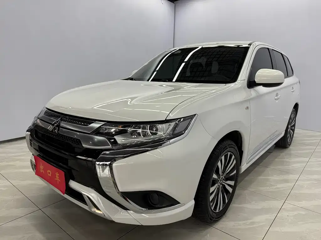 Mitsubishi Outlander 2022 из CN, фото 1