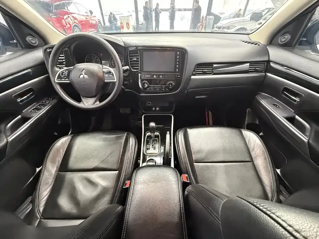 Mitsubishi Outlander 2022 из CN, фото 6