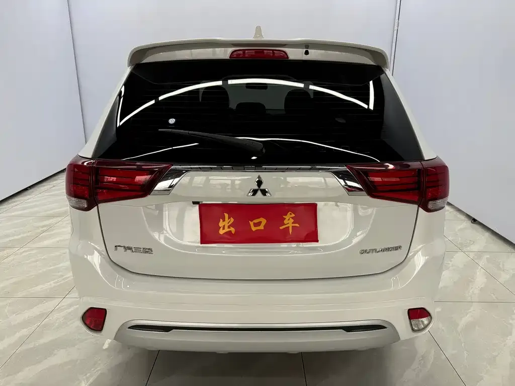 Mitsubishi Outlander 2022 из CN, фото 2