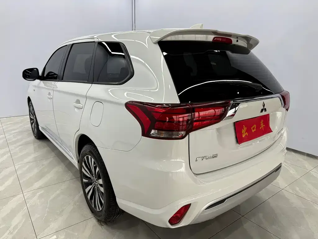 Mitsubishi Outlander 2022 из CN, фото 3