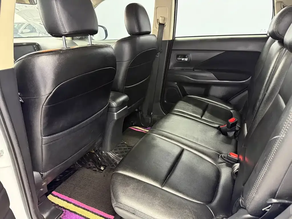 Mitsubishi Outlander 2022 из CN, фото 7