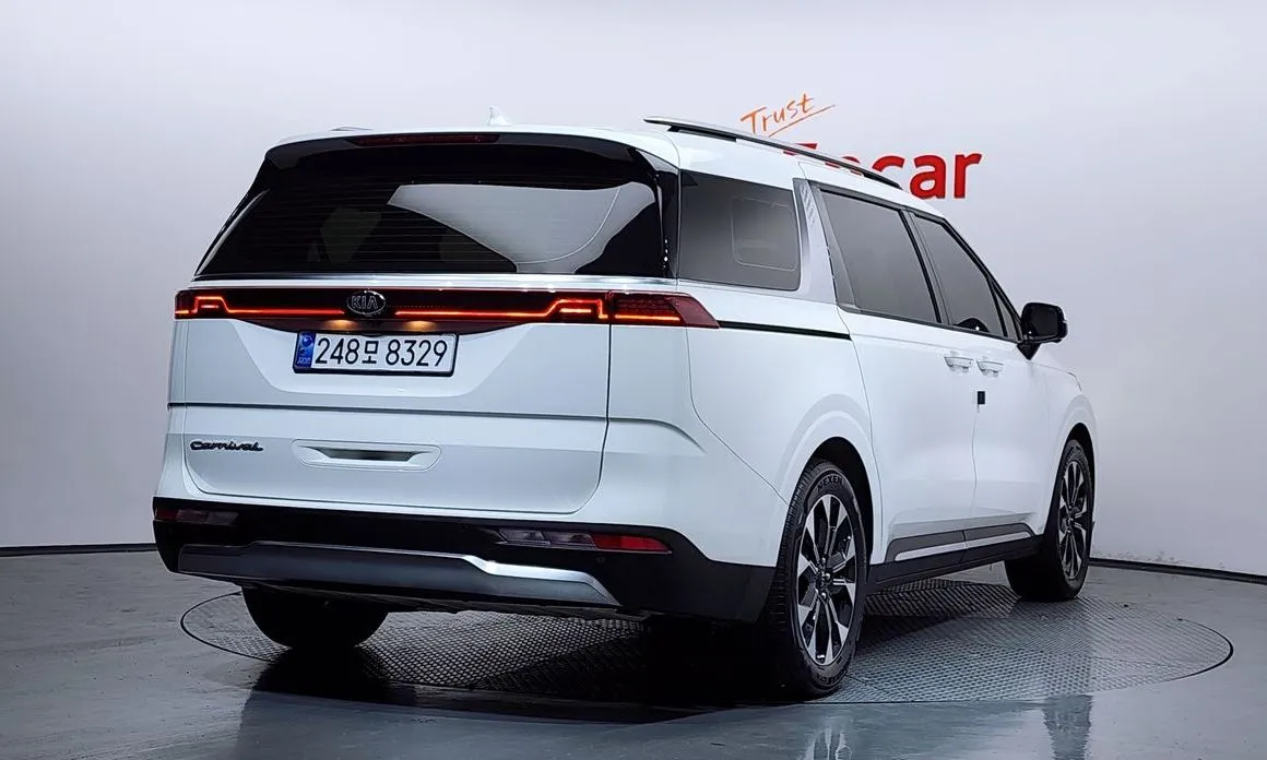 Kia Carnival — фото 10