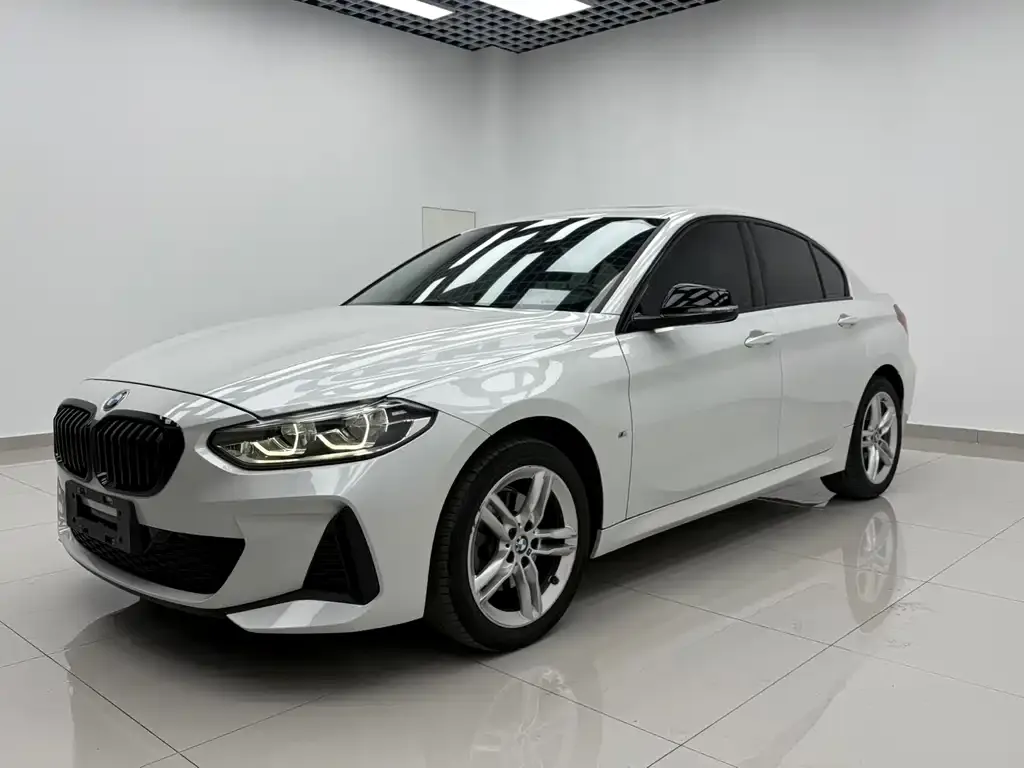 BMW 1 Series 2022 из CN, фото 1