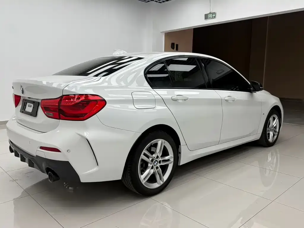 BMW 1 Series 2022 из CN, фото 6